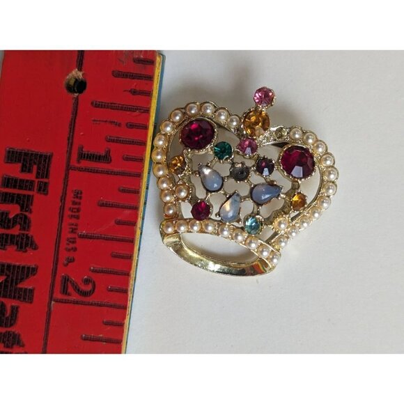 Vintage Brooch Rhinestone Crown 1960's with Multi Color Glass and Faux Pearls - Picture 4 of 5